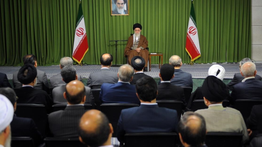 Líder iraní durante un encuentro con los miembros de la Asamblea Consultiva Islámica de Irán (Mayles)