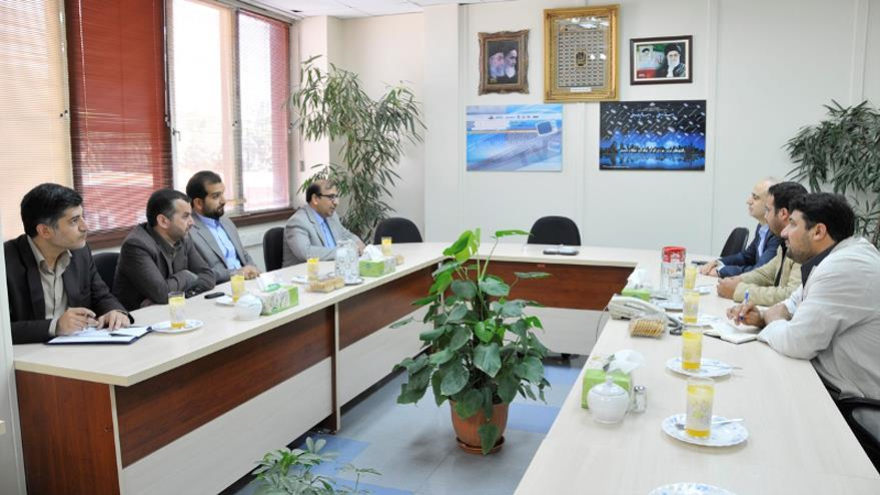 La reunión mantenida entre el jefe del Servicio Exterior de la IRIB, Mohamad Ajgari y el director general de la cadena libanesa Al-Manar, Ibrahim Farhat. 1 de juno de 2015
