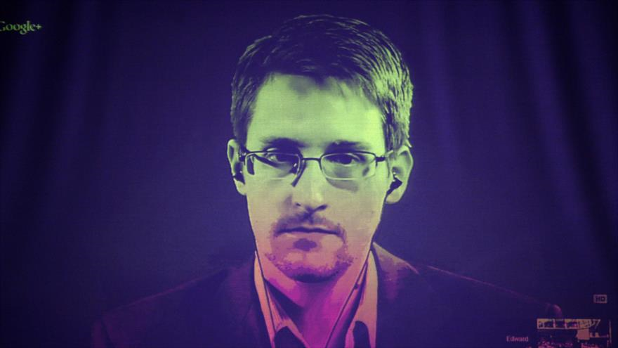 Edward Snowden en una vídeo conferencia