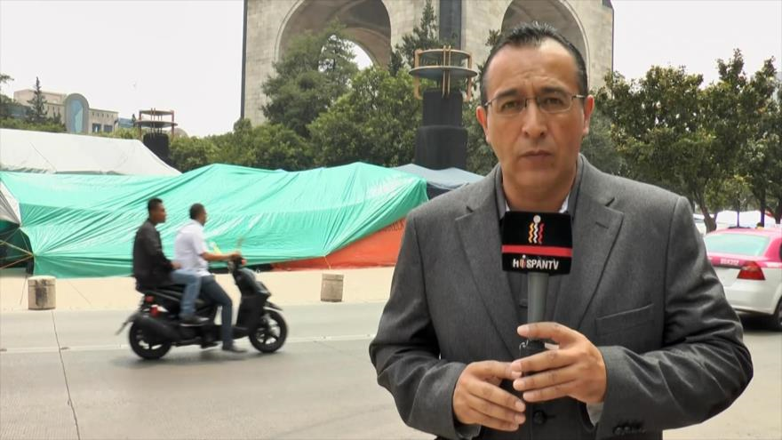 Gobierno mexicano recibe críticas por suspensión de evaluación de maestros