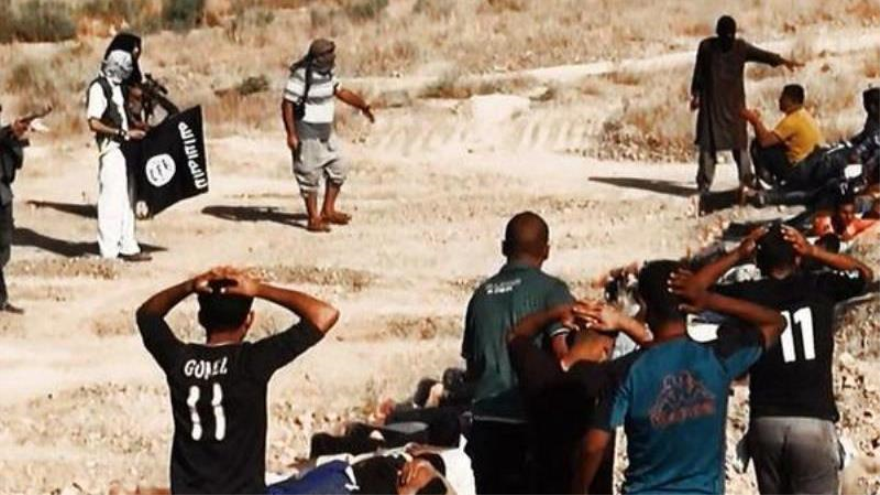 Integrantes del grupo takfirí EIIL (Daesh, en árabe) secuestran a un grupo de cristianos 