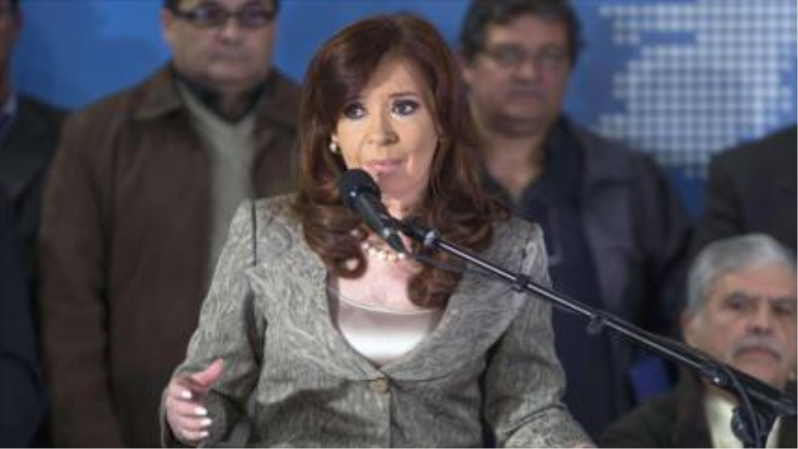 Presidenta argentina, Cristina Fernández de Kirchner, pronuncia un discurso durante el Día de la Afirmación de los Derechos Argentinos sobre las Malvinas en el capitalino Museo de las islas Malvinas, en Buenos Aires. 10 de junio de 2015