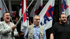 Protesta antiausteridad frente a Ministerio de Finanzas en Atenas