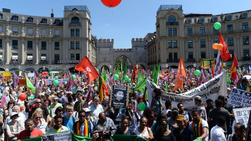 Cientos de ciudades se manifiestan contra el TTIP