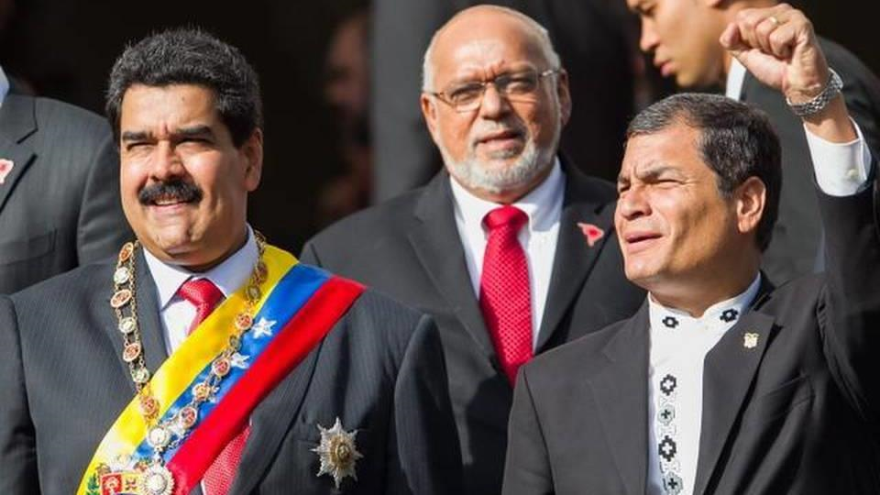 El presidente de Venezuela, Nicolás Maduro (izq), y el de Ecuador, Rafael Correa.