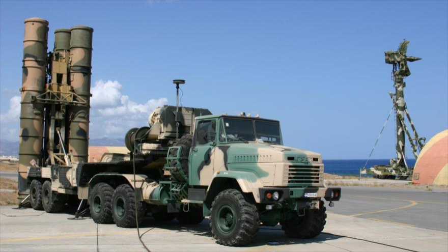 Sistemas de defensa antiaérea S-300.