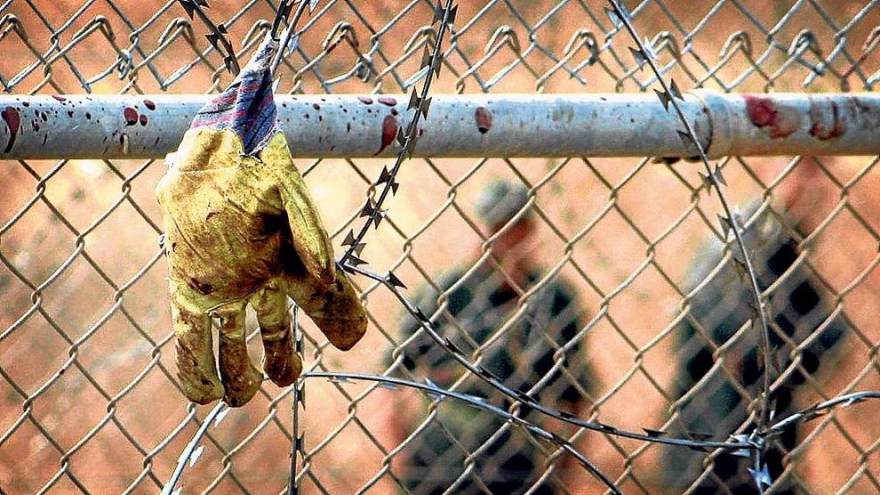 Hungría anuncia que construirá una valla con Serbia para frenar la inmigración