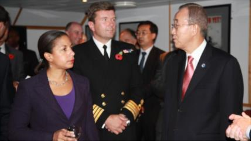 El secretario general de la ONU, Ban Ki-moon (decha), y Susana Rice ex representante de EE.UU. ante las Naciones Unidas (izqa)