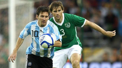 Pagan soborno a la selección de Irlanda para no lesionar a Messi