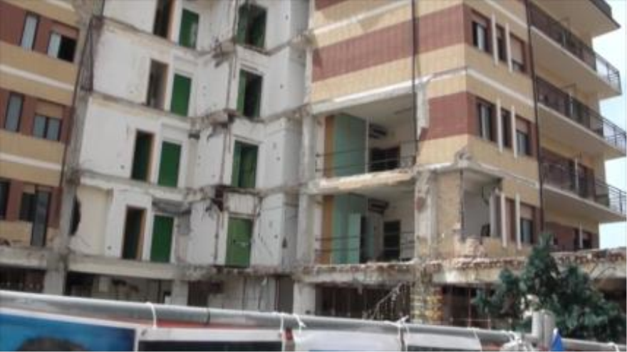 Cámara al Hombro – L Aquila, una ciudad fantasma seis años después del terremoto