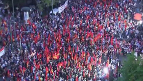 Proeuropeos griegos piden quedarse en zona euro