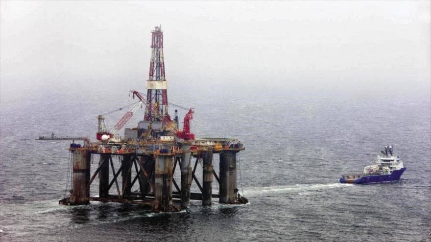 Una plataforma petrolera del Reino Unido cerca de las Islas Malvinas, Argentina. 
