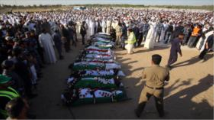 Funeral de las víctimas del atentado del EIIL contra una mezquita chií en Kuwait. 27 de junio de 2015