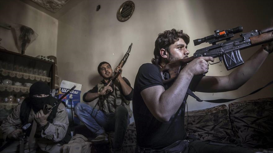 Francotiradores de grupos terroristas sirios en la ciudad de Alepo (noroeste)