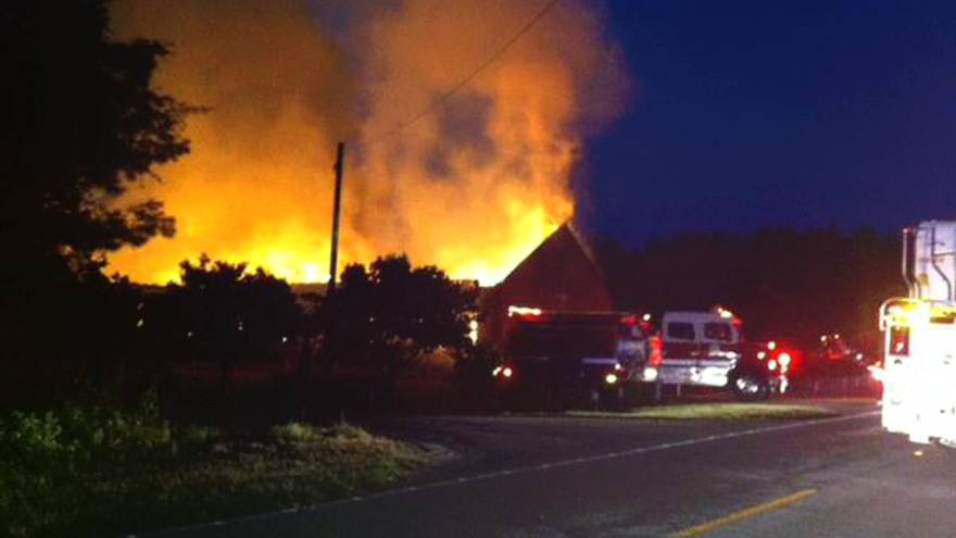 Arde la Iglesia Episcopal Metodista Africana del Monte Sion, en Greeleyville (Carolina del Sur, sureste de EE.UU.), 30 de junio de 2015.
