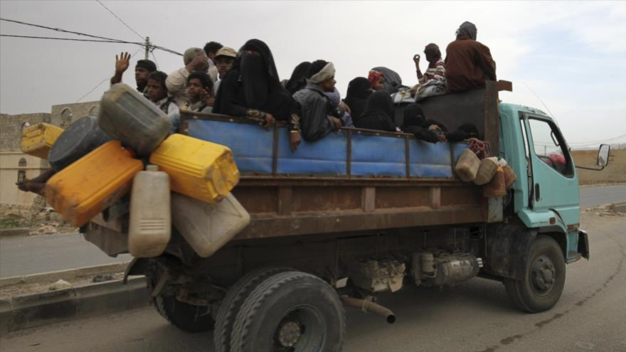 Yemeníes se ven obligados a abandonar sus hogares en lugares atacados por el régimen saudí