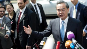 China califica de positivos diálogos sobre programa nuclear iraní