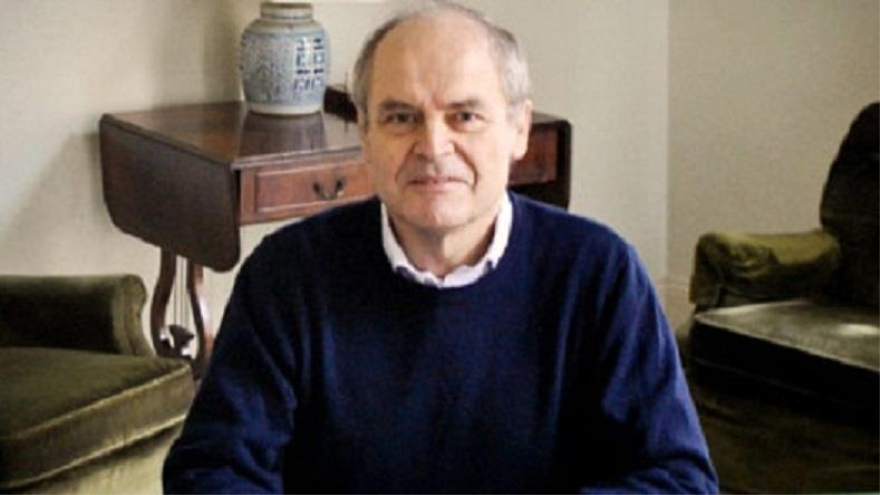 el exembajador británico ante la Agencia Internacional de Energía Atómica (AIEA), Peter Jenkins .