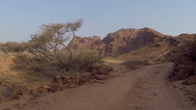 Irán - 1. Las cuevas de Qeshm 2. La tribu turcomana 3. El Jardín de Negarestán 4. Aspectos de Irán: La Universidad de Motahari 
