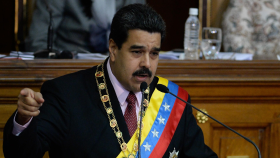 Maduro ordena ‘revisión integral’ de relaciones con el vecino Guyana