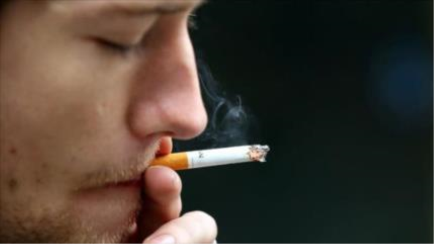 Fumar podría aumentar riesgo de desarrollar esquizofrenia