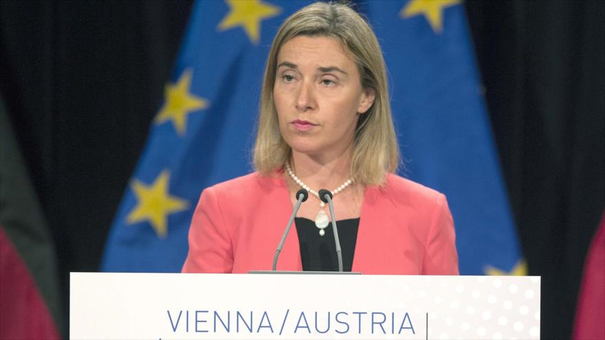 La jefa de la Diplomacia de la Unión Europea (UE), Federica Mogherini, en una confrencia de prensa al término de los diálogos nucleares entre Irán y el Grupo 5+1. 14 de julio de 2015