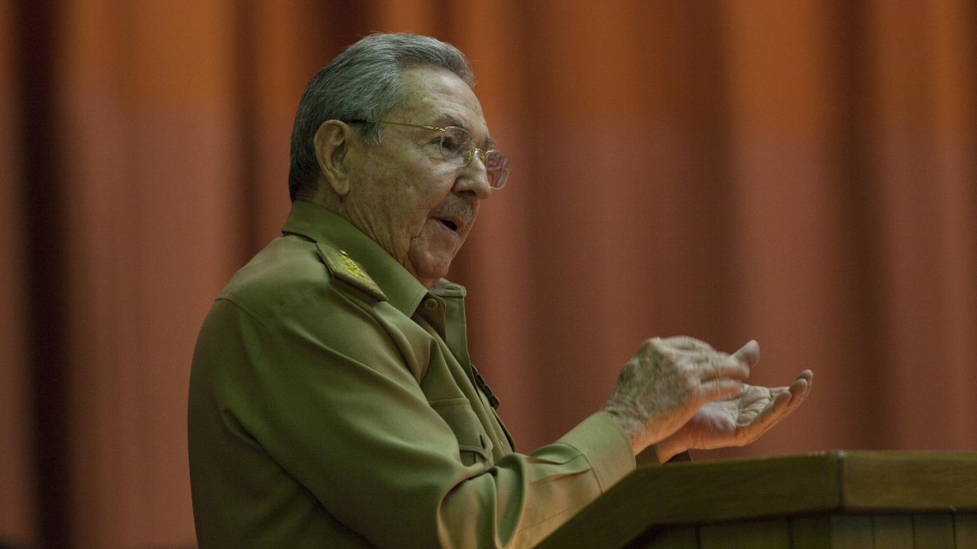 Raúl Castro, presidente de Cuba, ofreciendo su discurso en el Palacio de las Convenciones de La Habana, capital cubano. 