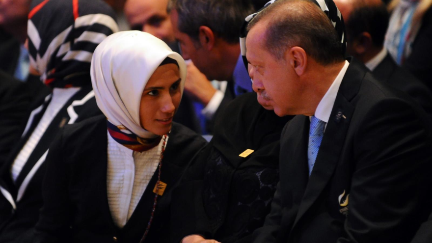 El presidente de Turquía, Recep Tayyip Erdogan, y su hija Sümeyye Erdoğan.