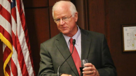 Exsenador Chambliss: EEUU debe colgar públicamente a Edward Snowden