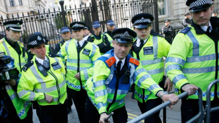 Cientos de policías británicos condenados por delitos graves