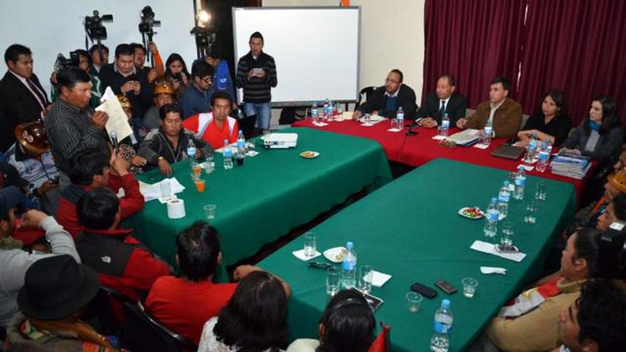 Reunión entre ministros bolivianos y la dirigencia de Comcipo.