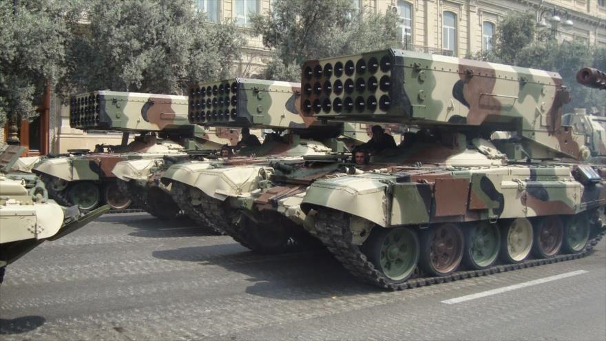 Sistemas de vehículo lanzacohetes ruso TOS-1.