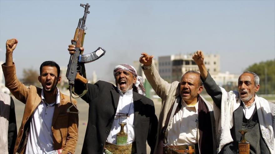 Fuerzas del movimiento popular yemení Ansarolá en la capitalina ciudad de Saná