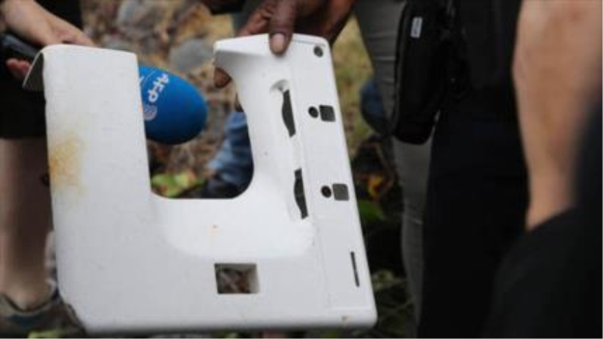 El fragmento de plástico de avión, encontrado en la isla La Reunión en Francia.