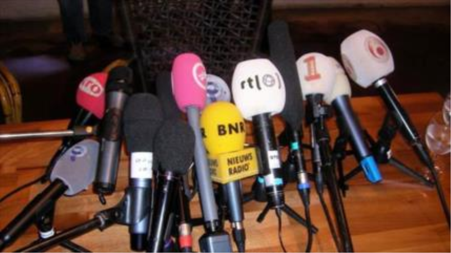 Irán emite permisos temporales de trabajo para 110 medios de comunicación extranjeros.