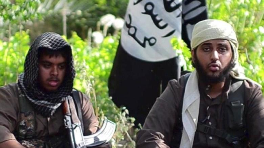 Los terroristas británicos Naser Muzanna (dcha.) y Riad Jan, en Siria.