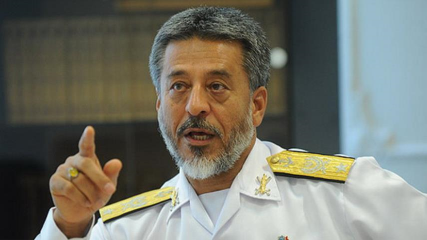 El comandante de la Fuerza Naval del Ejército de Irán, el contraalmirante Habibola Sayari.