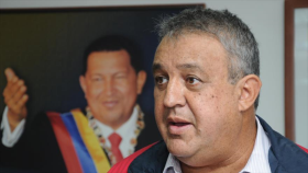 Caracas intenta recuperar su economía, cambia ministro de Petróleo