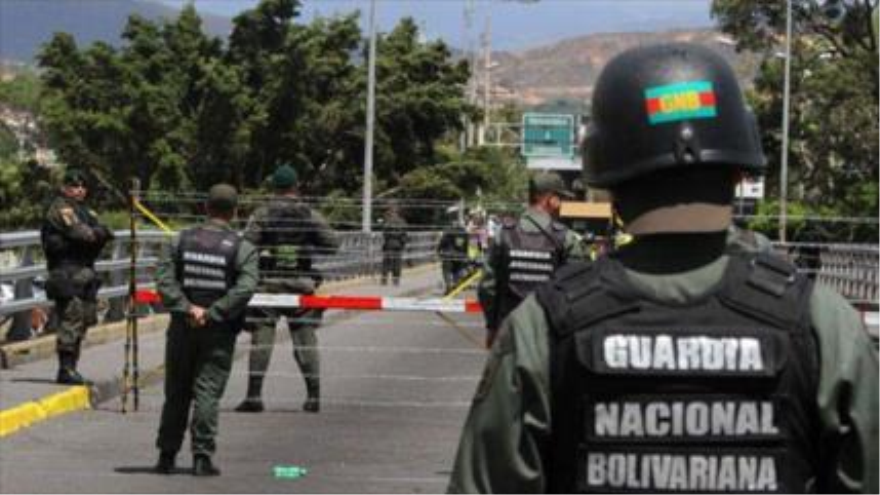 Las fuerzas venezolanas desplegadas en las zonas fronterizas con Colombia tras el ataque de paramilitares a los efectivos del país bolivariano, 20 de agosto de 2015