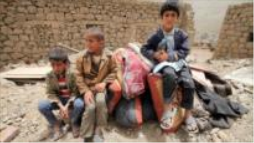 Niños yemeníes sin hogar afectados por la agresión saudí.