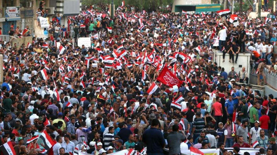 Masiva manifestación en la plaza Al-Tahrir (libertad) de Bagdad, capital de Irak, contra la corrupción. 28 de agosto de 2015
