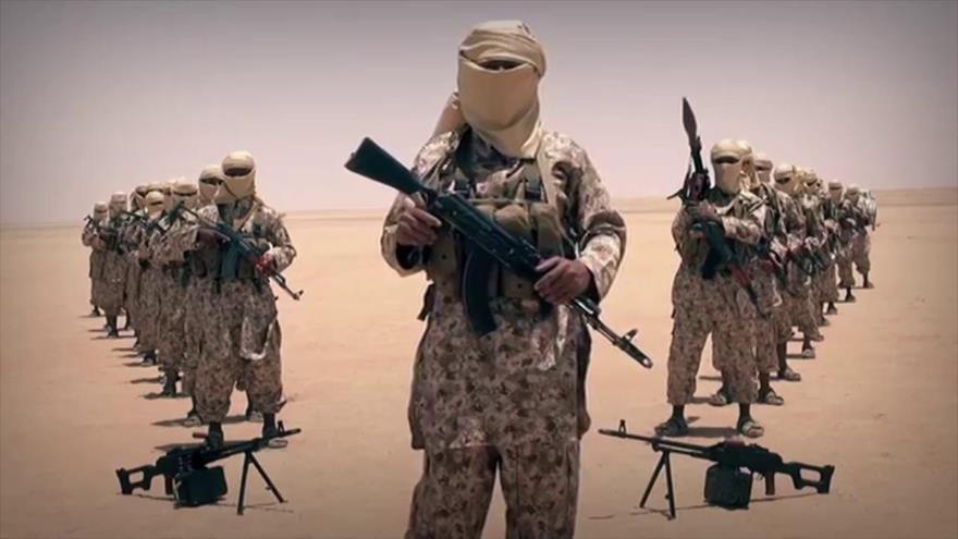 Los miembros del grupo terrorista EIIL (Daesh, en árabe) supuestamente en una zona dentro de Yemen.