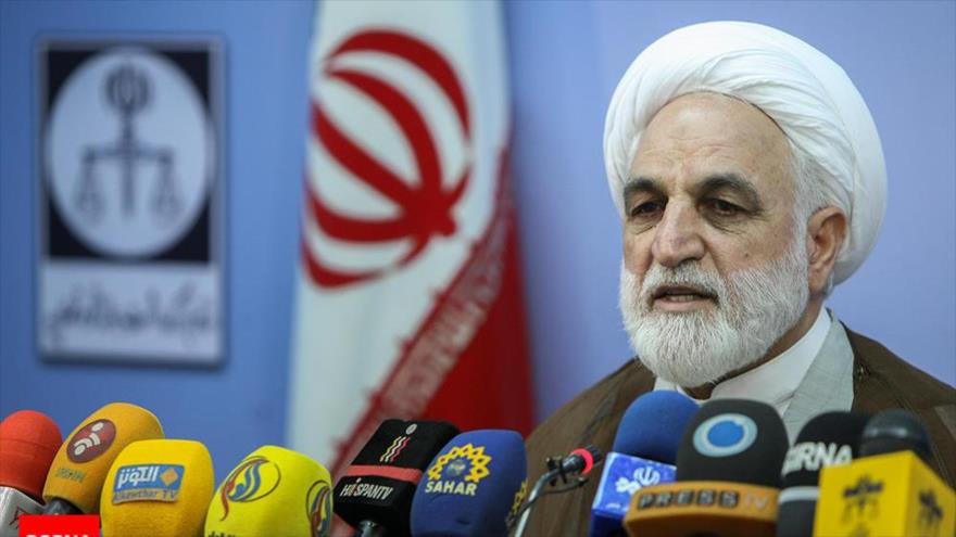 El portavoz del Poder Judicial, Qolam Hosein Mohseni Ejei ofrece una conferencia de prensa en Teherán, capital persa.