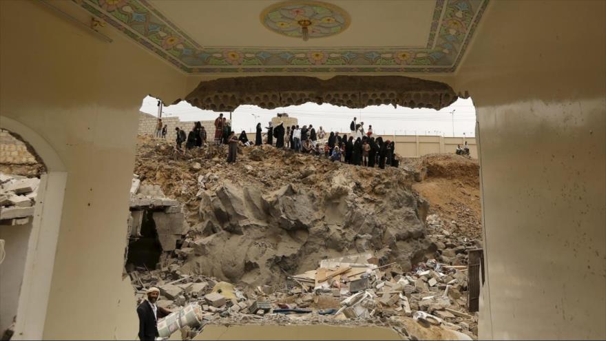 Viviendas destruidas como consecuencia de ataques aéreos de Arabia Saudí contra la capitalina ciudad de Saná