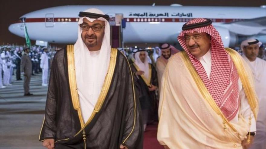 Los príncipes herederos emiratí (izda.) y saudí, Mohamad bin Zayed Al Nayhan y Mohamad bin Nayef Al Saud, respectivamente.