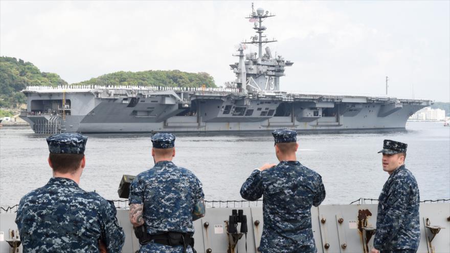 Portaaviones estadounidense USS George Washington se traslada de la base naval de Estados Unidos al puerto japonés de Yokosuka.