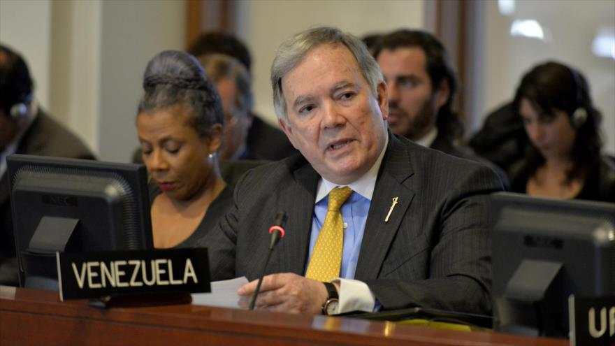 El representante de Venezuela ante la Organización de Estados Americanos (OEA), Roy Chaderton Matos.