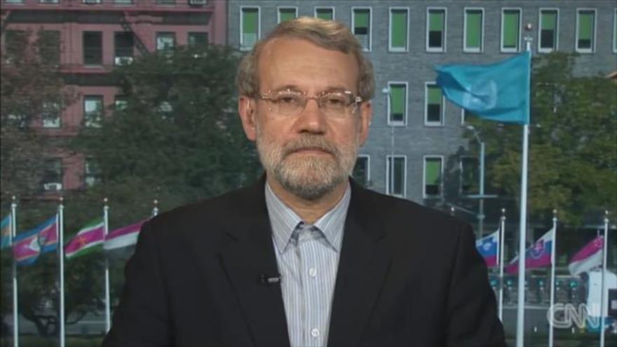 El presidente del Parlamento iraní (Mayles), Ali Lariyani en una entrevista con CNN. 1 de septiembre de 2015