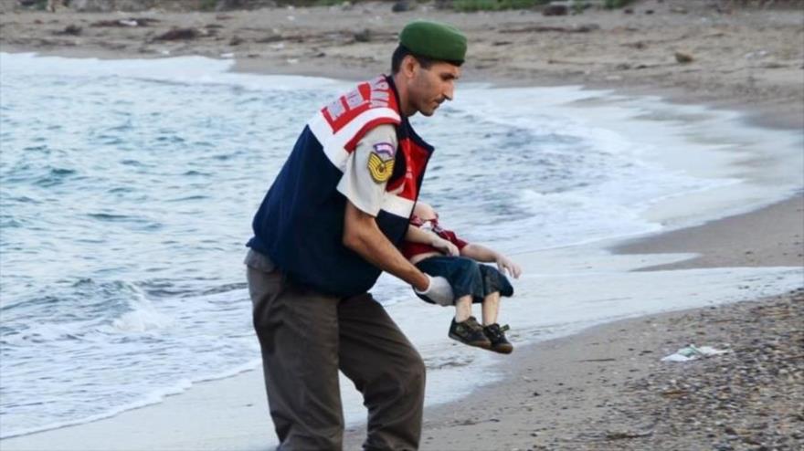 Niños ahogados, la imagen más horrorosa de la tragedia del Mediterráneo