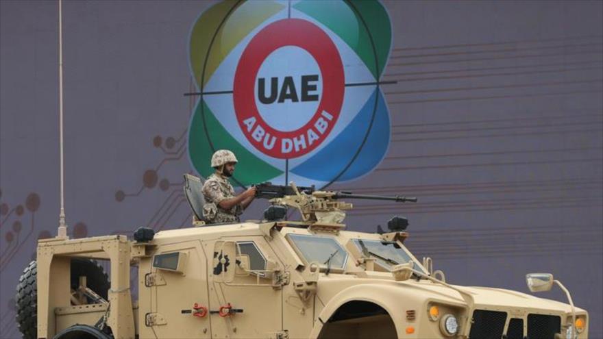 Fuerzas emiratíes durante un desfile militar